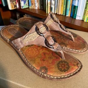 Born tan brown leather t strap sandals 7